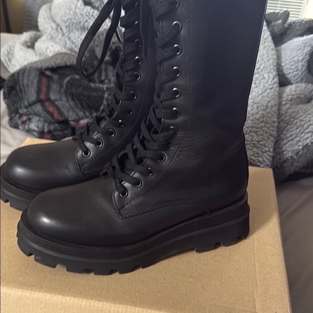 Steve Madden Black Lace Up Boots
